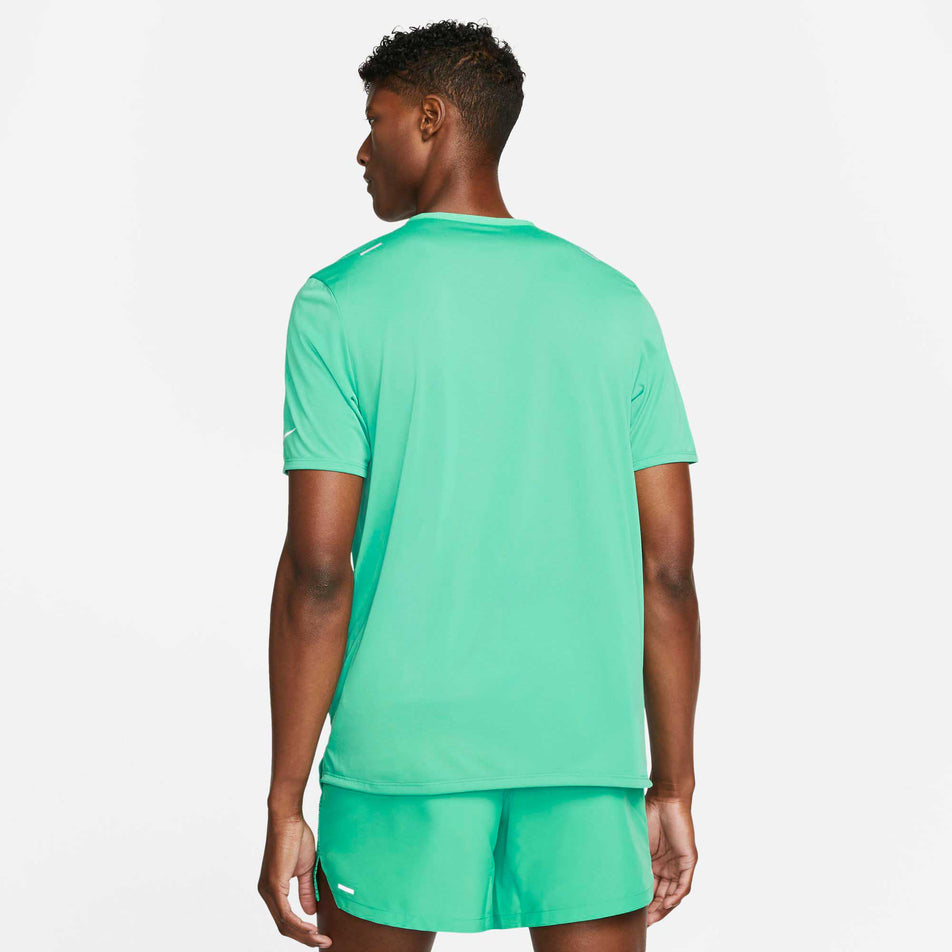 Back view of men's nike dri-fit run division rise 365 flash gx ss (6918099665058)