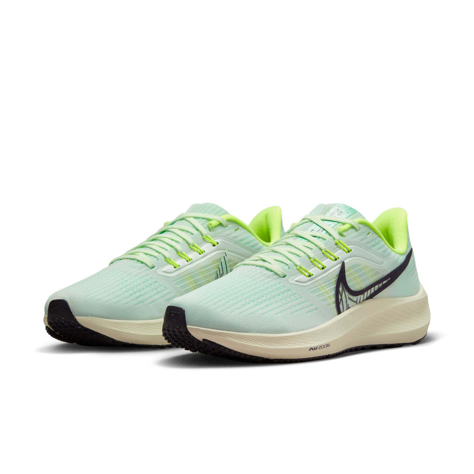 Anterior angled view of women's nike air zoom pegasus 39 runninng shoes in green (7516112191650)