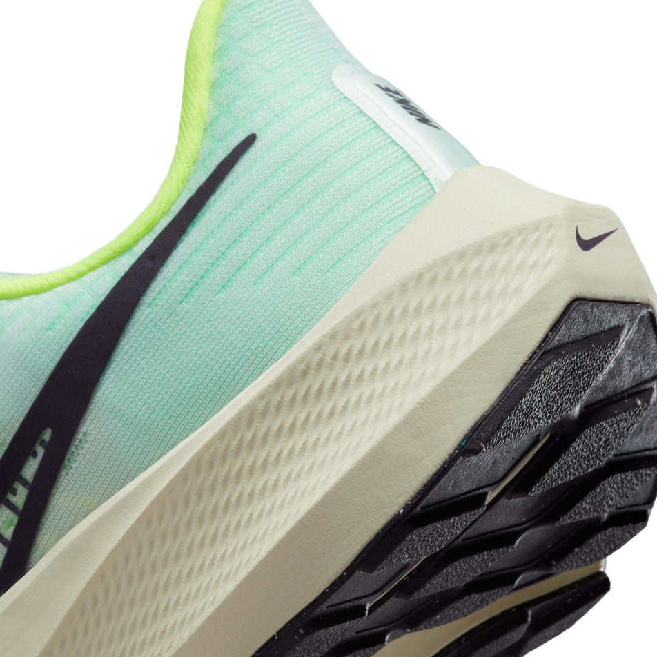 Nike | Air Pegasus 39 Running Shoes - Green | Run4It