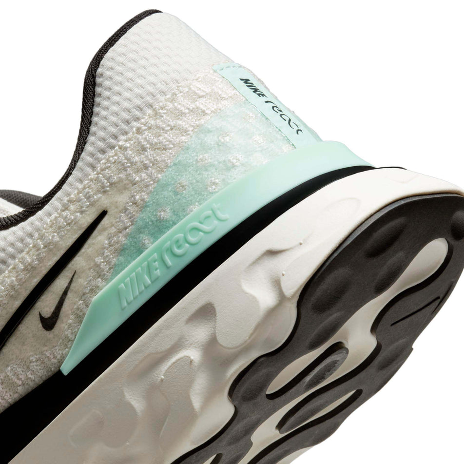 Midsole view of men's nike react infinity run flyknit 3 running shoes (7351501815970)