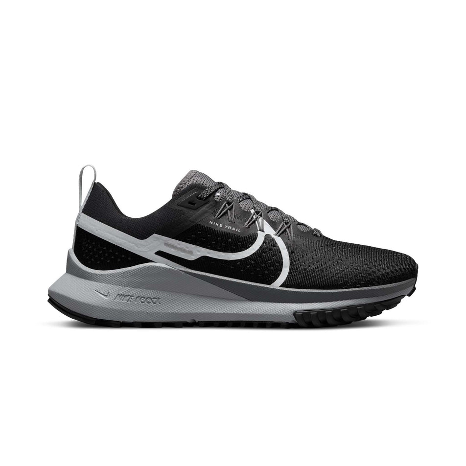 Right shoe lateral view of Nike Women's React Pegasus Trail 4 Running Shoes in black. (7728658645154)