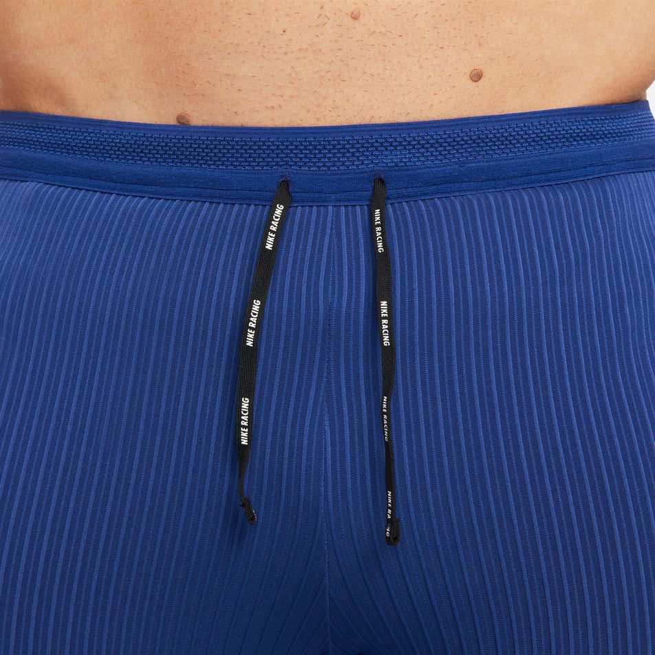 Waistband view of men's nike df adv aroswft half tight (7388138307746)