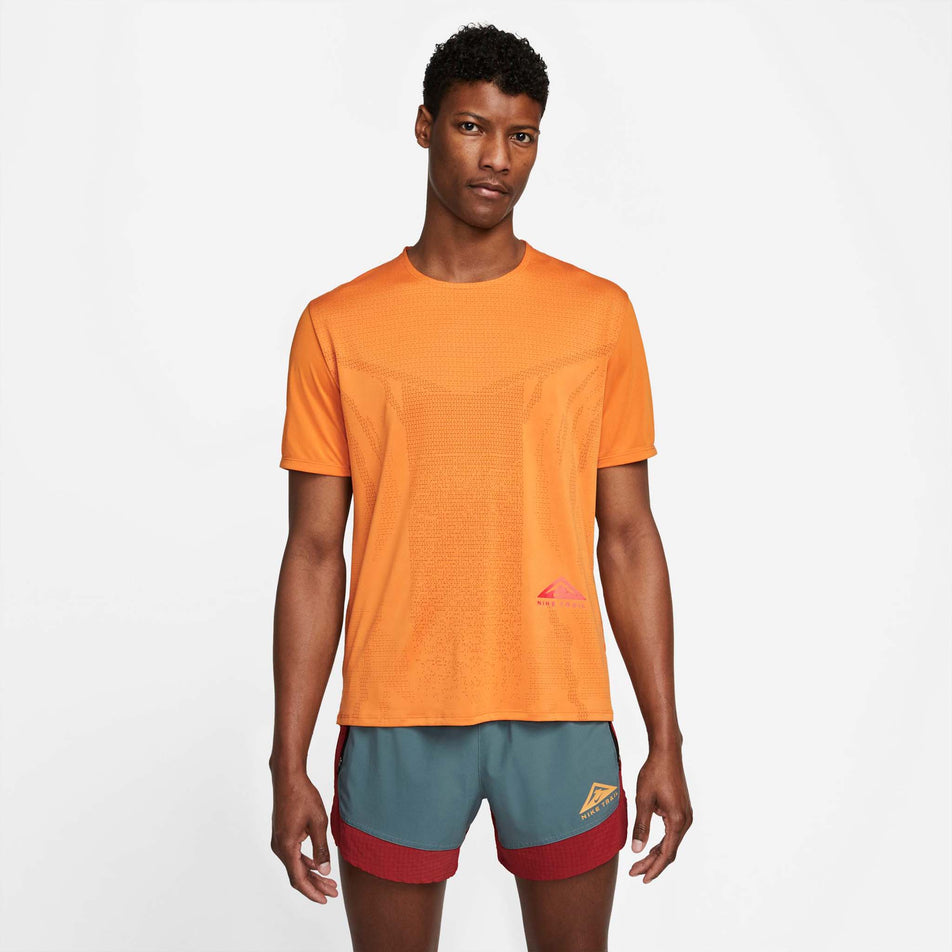Front view of men's nike df trail rise 365 ss (7327943426210)