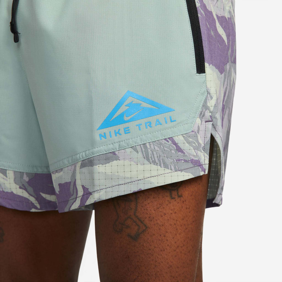 Hemline view of men's nike df trail flx stride 5in bf (7384733778082)