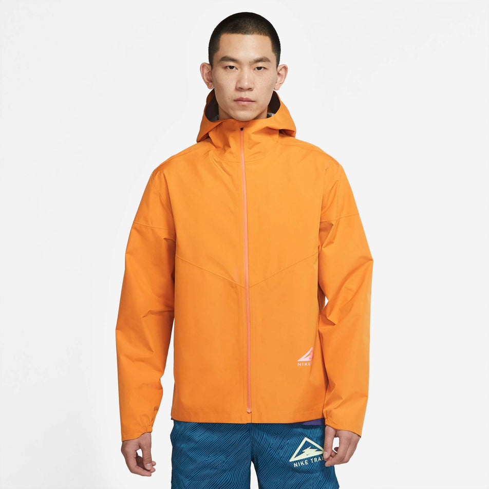 Front view of men's nike trail jacket gore-tex infinium (7327990841506)