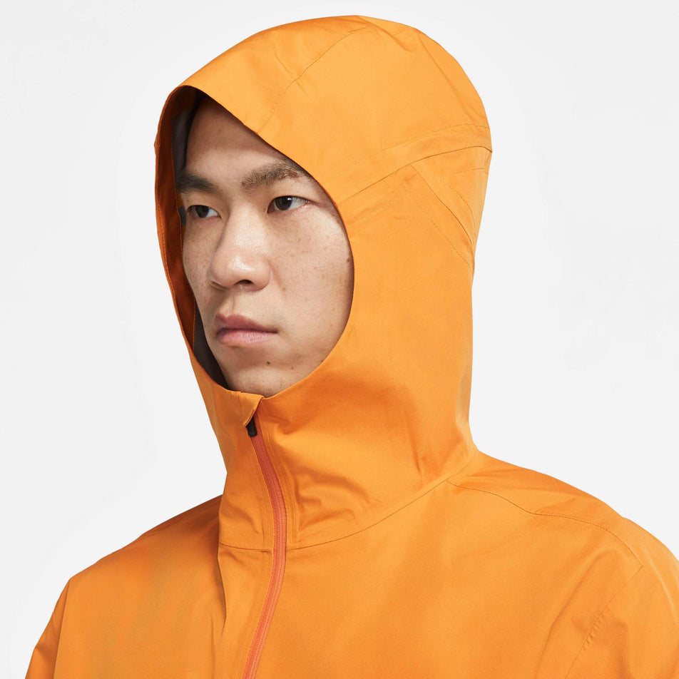 Front hood view of men's nike trail jacket gore-tex infinium (7327990841506)