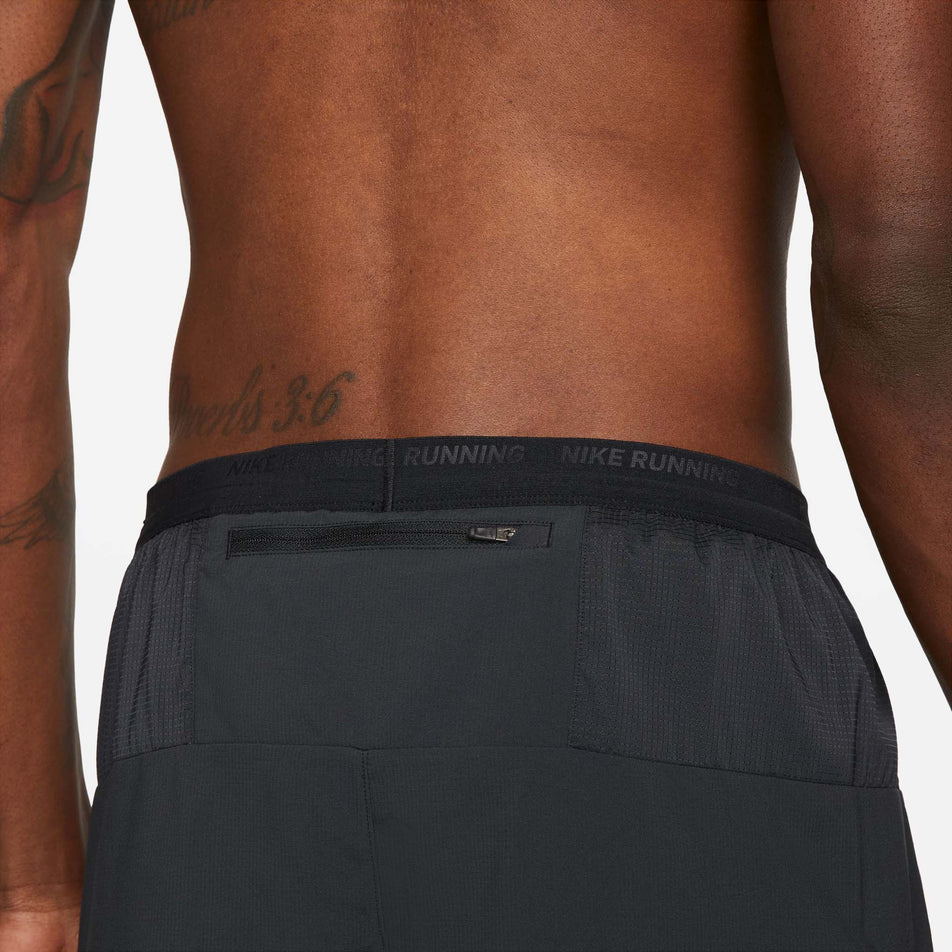 Rear pocket view of men's nike df stride short 5in bf (7386151223458)