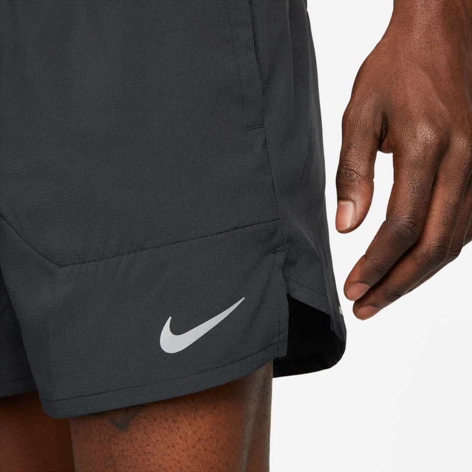 Hemline view of men's nike df stride short 5in bf (7386151223458)