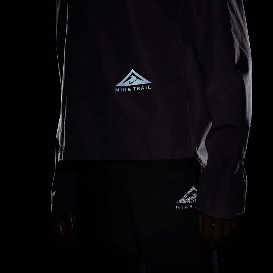 Reflective view of women's nike jacket gore-tex infinium (7328937574562)