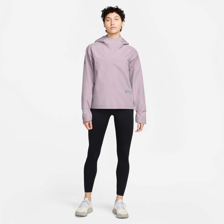 Front model view of women's nike jacket gore-tex infinium (7328937574562)