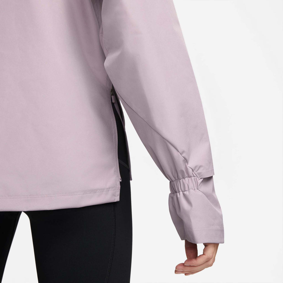 Sleeve view of women's nike jacket gore-tex infinium (7328937574562)