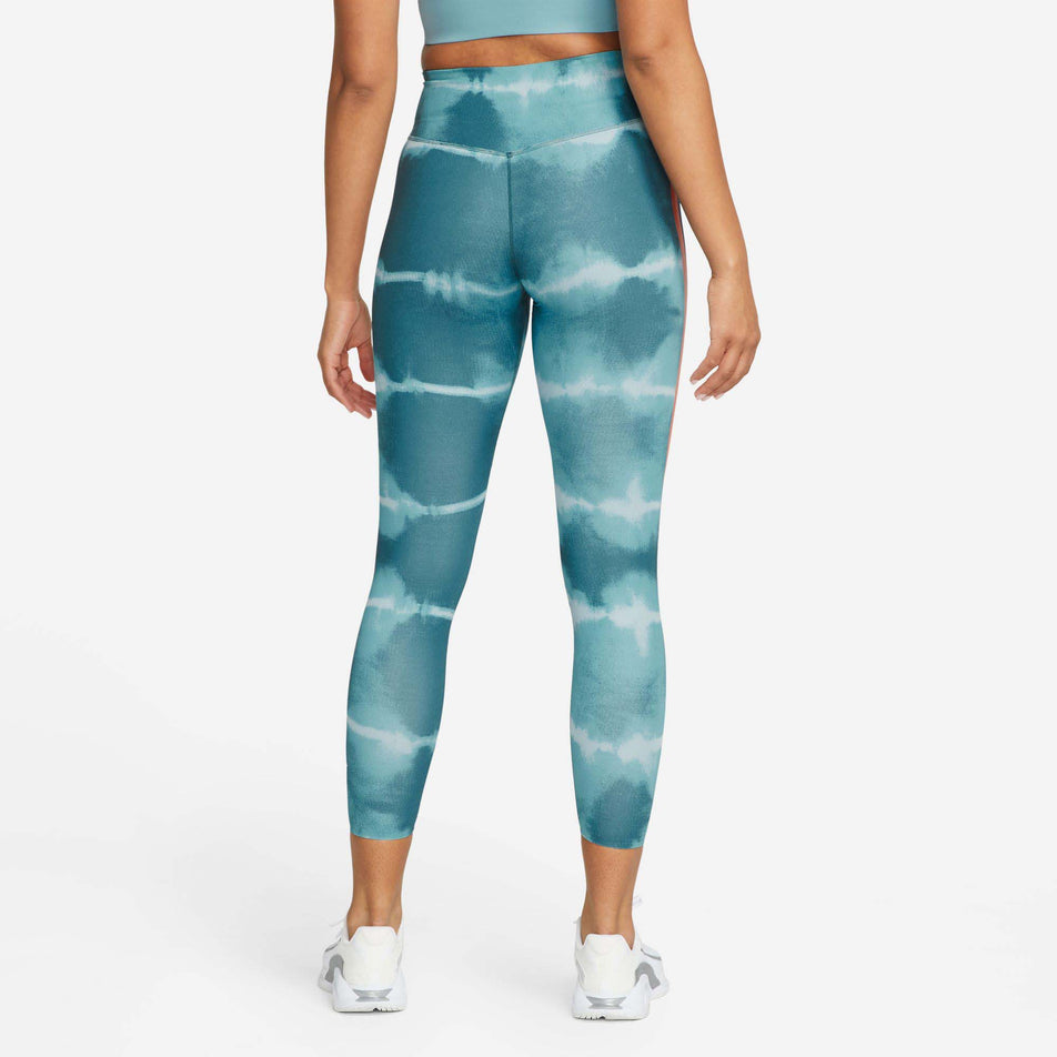 Behind view of women's nike one luxe df mr tight aop (7386208108706)