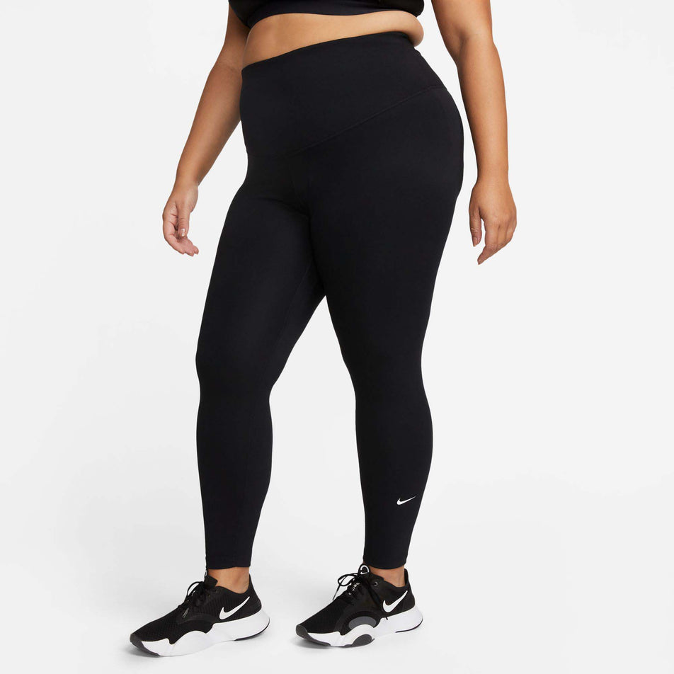 Front view of Nike Women's One DF HR Tight Plus in black. (7729633656994)
