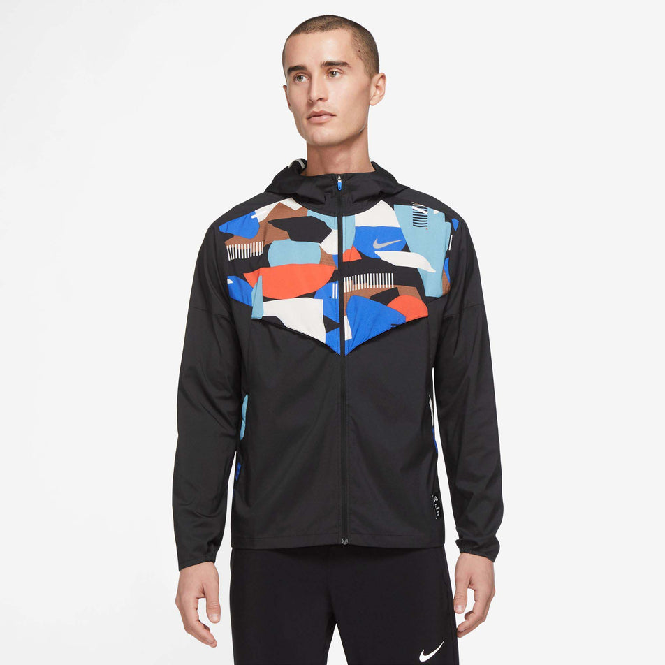 Front view of men's nike repel windrunner air jacket in black (7518197153954)