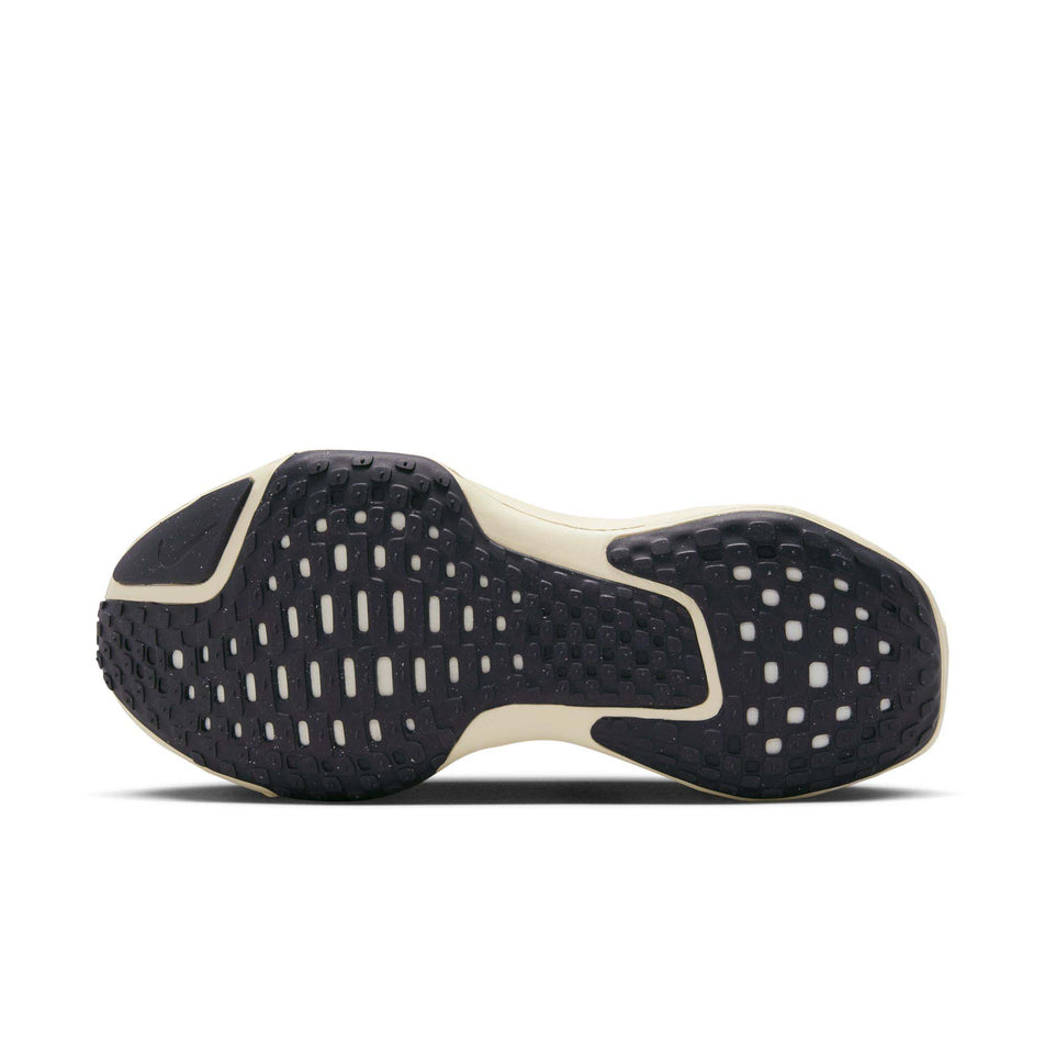 Outsole of the left shoe from a pair of Nike Men's Invincible 3 Road Running Shoes (7866037797026)
