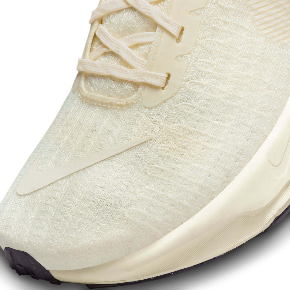 The toe box on the left shoe from a pair of Nike Men's Invincible 3 Road Running Shoes (7866037797026)