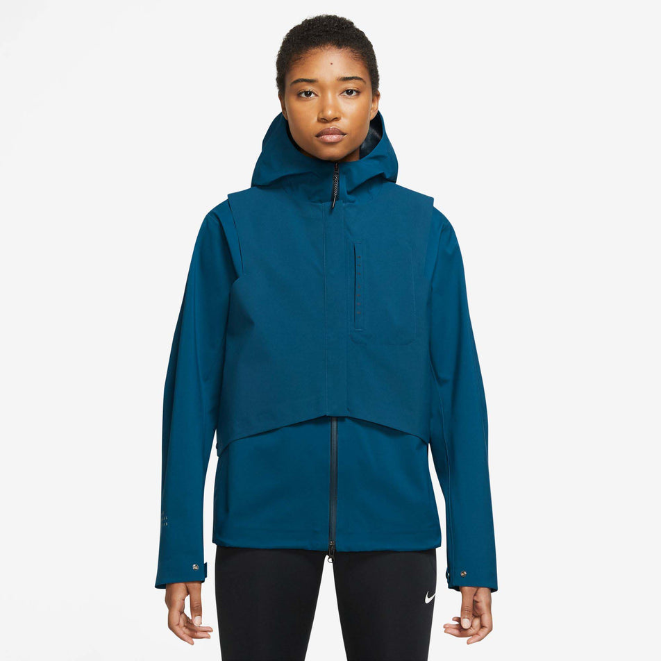 Front view of Nike Women's Storm-Fit Run DVN Jacket FZ HD in blue (7677615866018)