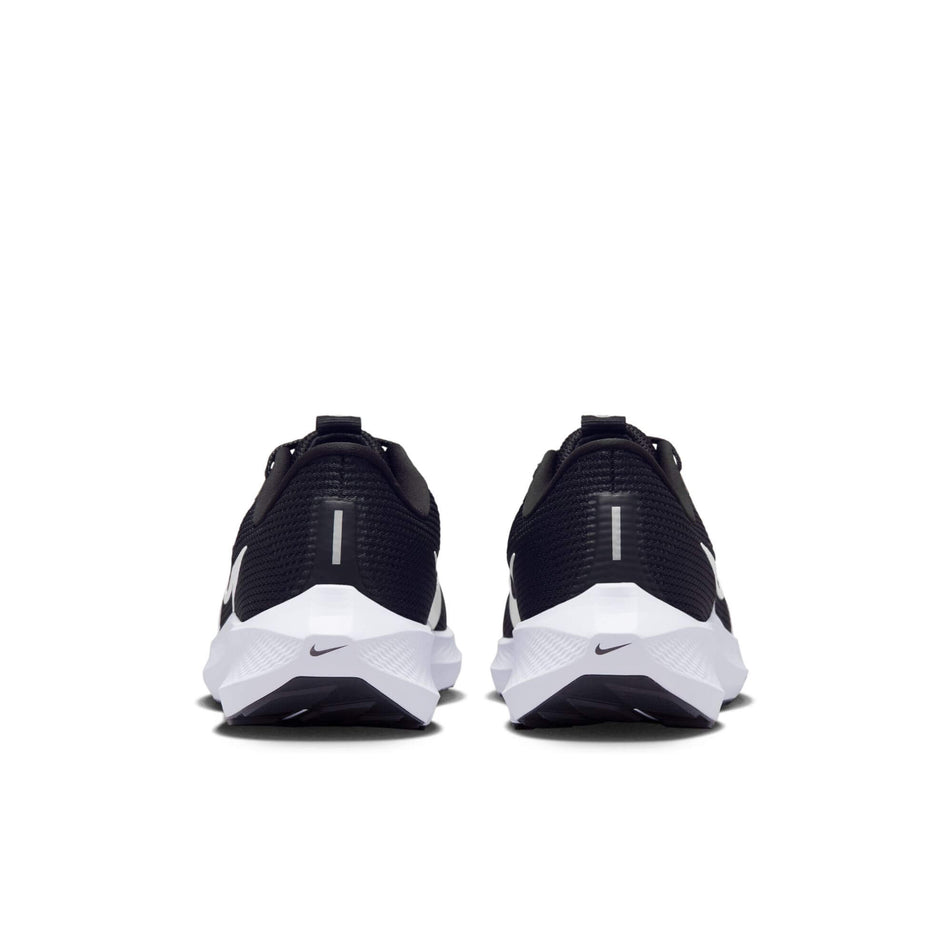 The heel units on a pair of men's Nike Air Zoom Pegasus 40 Running Shoes (7837229809826)