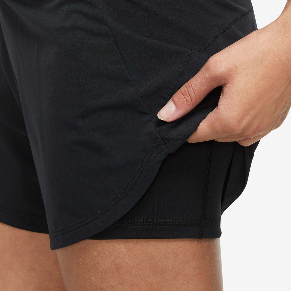 Inner view of Nike Women's Bliss DF MR 3 Inch 2in1 Running Short in black. (7761806360738)