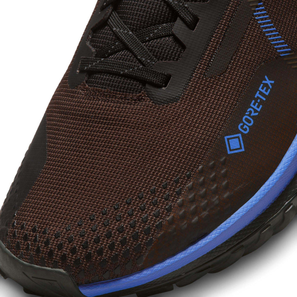 Left shoe toebox view of Nike Men's React Pegasus Trail 4 GORE-TEX Running Shoes in brown (7671252091042)