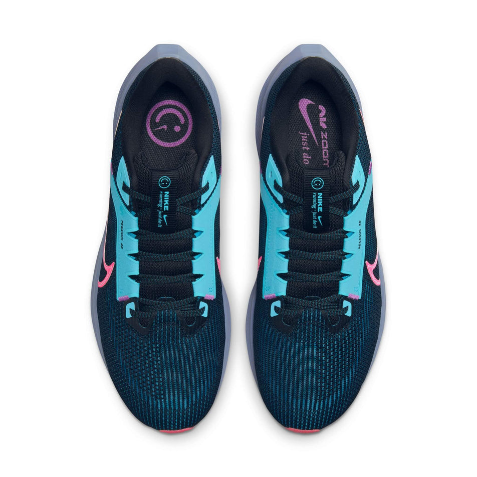 The uppers on a pair of men's Nike Air Zoom Pegasus 40 SE Road Running Shoes (7846184779938)