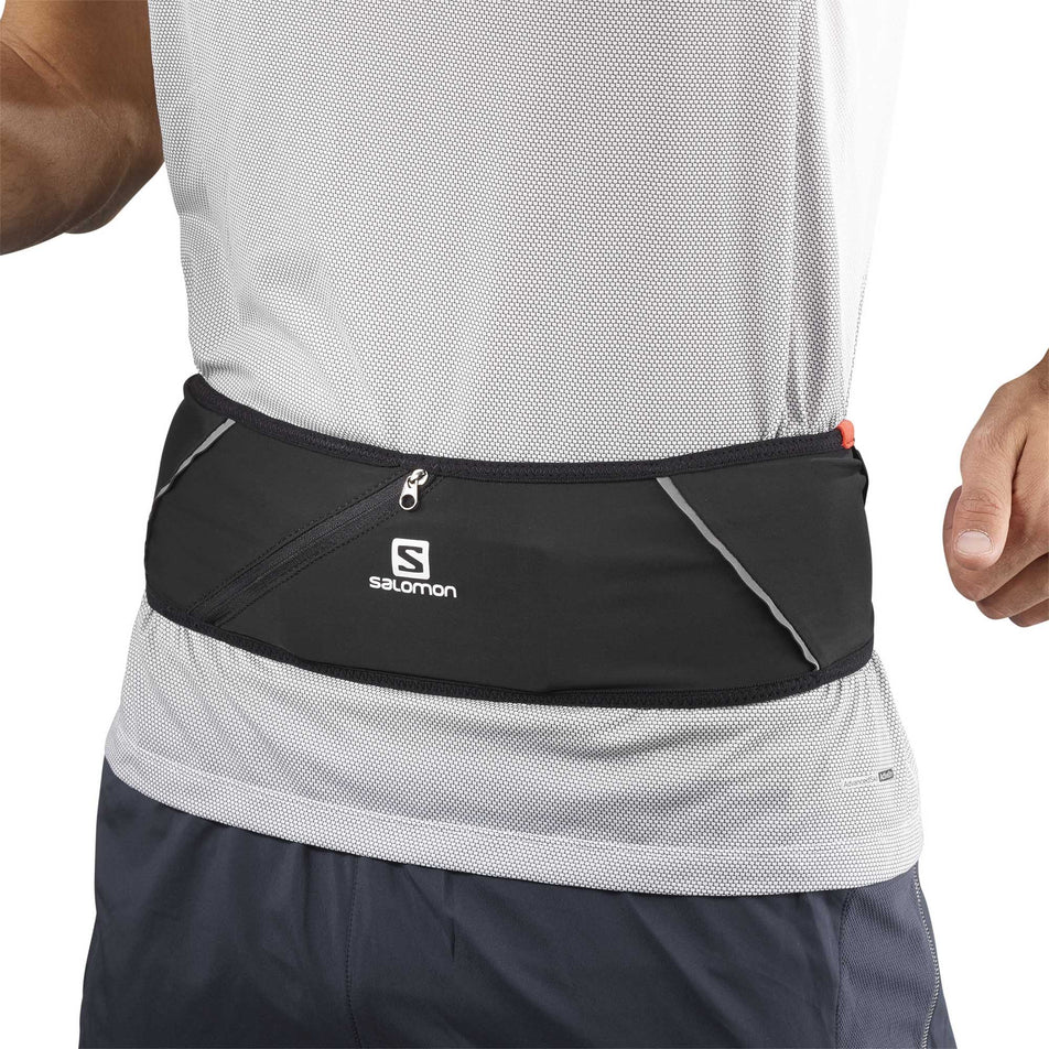 Front zip view of unisex salomon pulse belt (6958906245282)