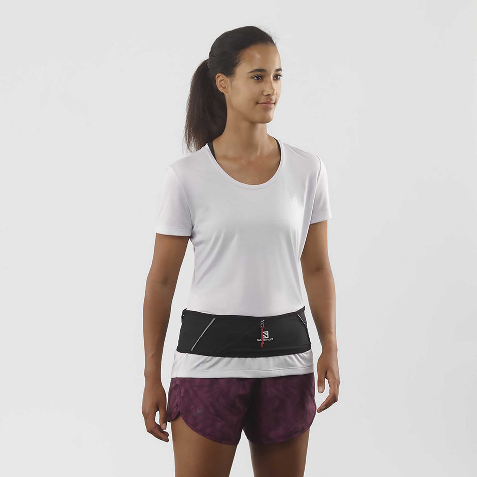 Front model view of unisex salomon pulse belt (6958906245282)