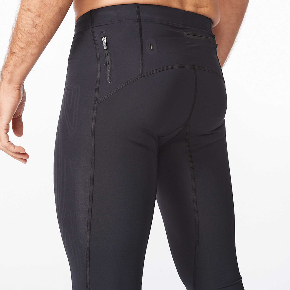 Back detail of 2XU Light Speed Compression Tights (6918268944546)