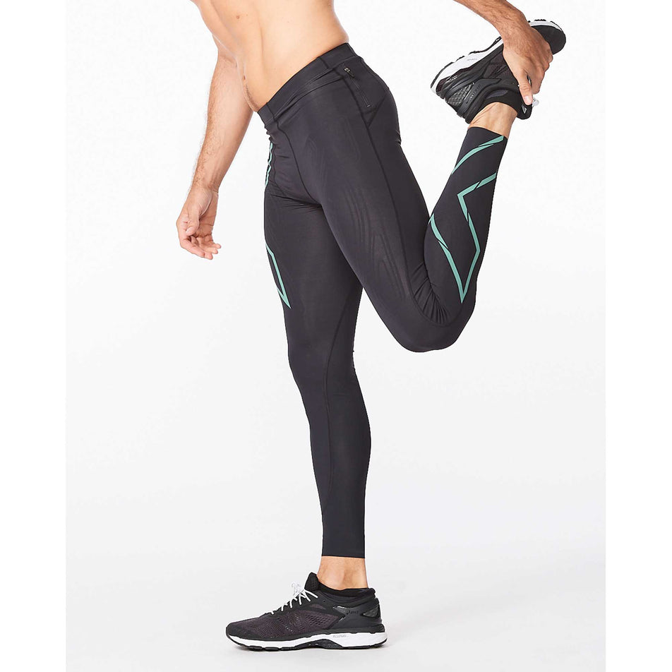 Side of 2XU Light Speed Compression Tights (6918268944546)