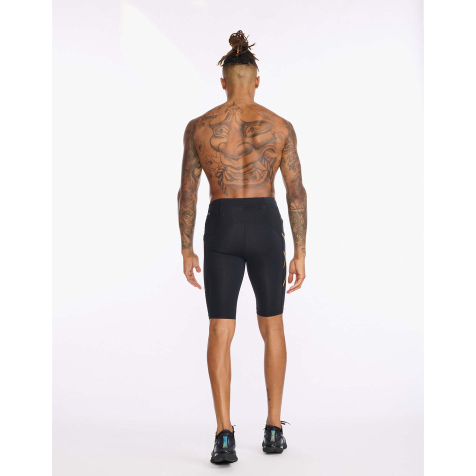 Behind view of men's 2xu light speed compression short (7254481174690)