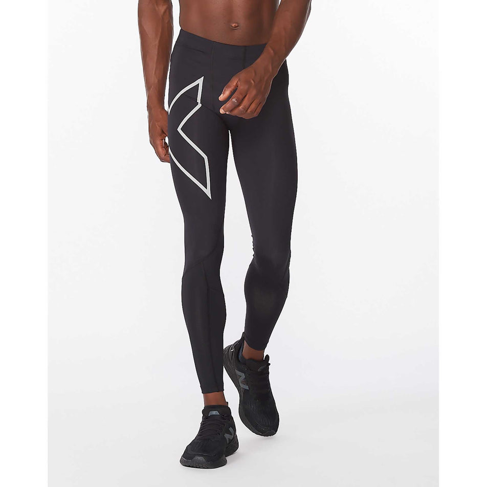 Front of 2XU Aero Vent Compression Tights (6918271631522)