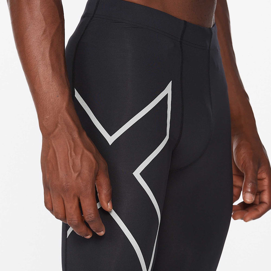 Mens 2XU black Aero Vent Compression Shorts