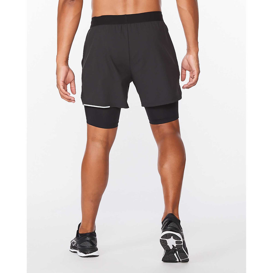 Back of 2XU Aero 2-in1 5 Inch Shorts (6918275924130)