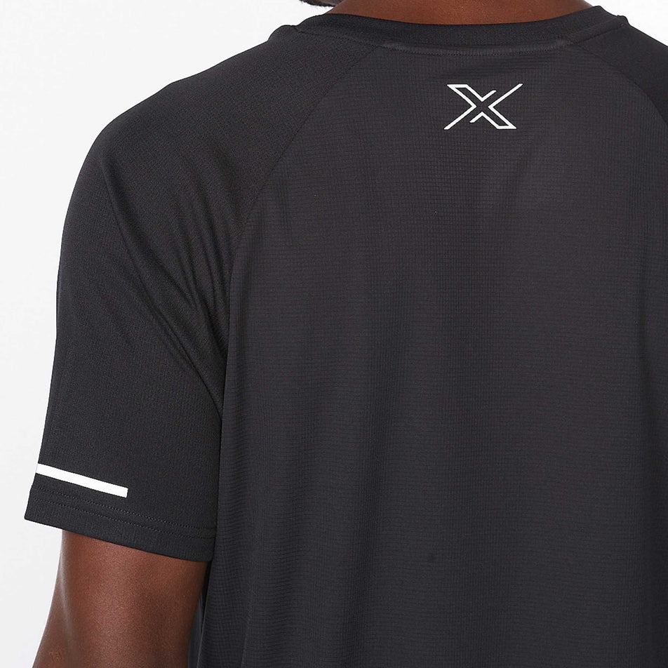 Back detail of 2XU Aero Tee (6918278873250)