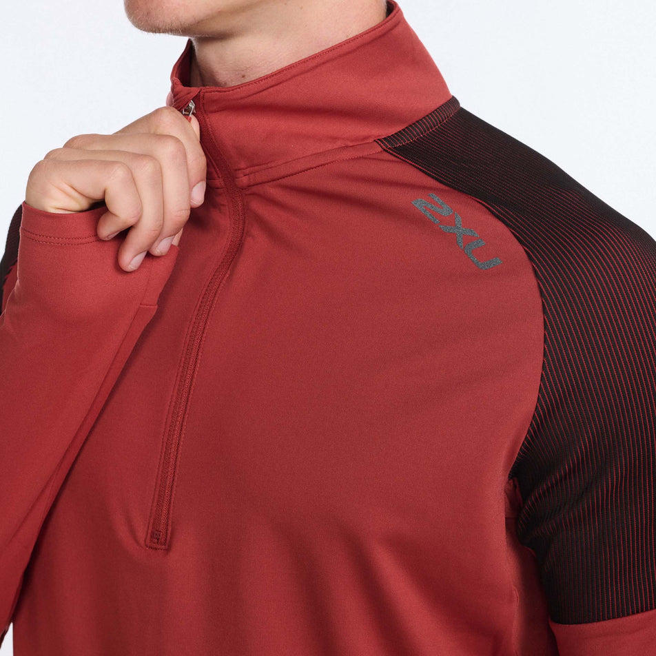 Zipper view of men's 2xu light speed 1/2 zip in red (7490535522466)