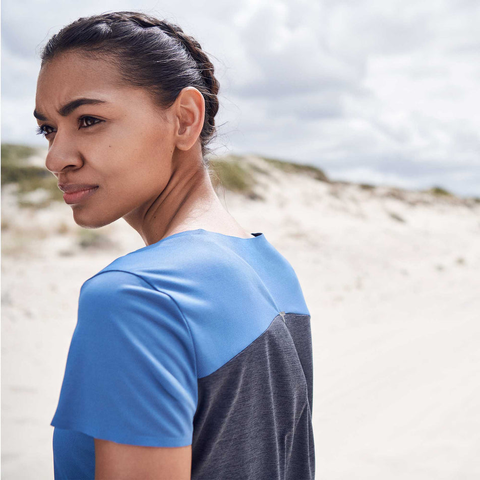 Back modelled view of women's on performance-t (6938170392738)