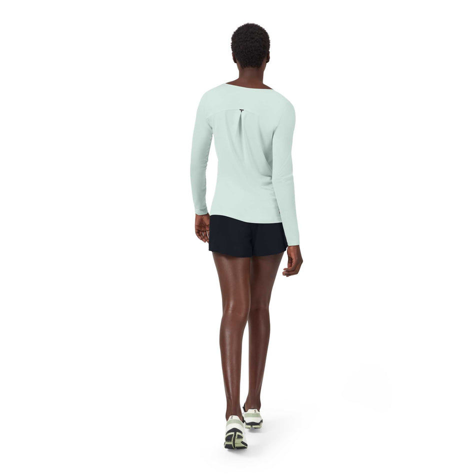 Back Model View of Women's On Performance-T Long (6910367236258)