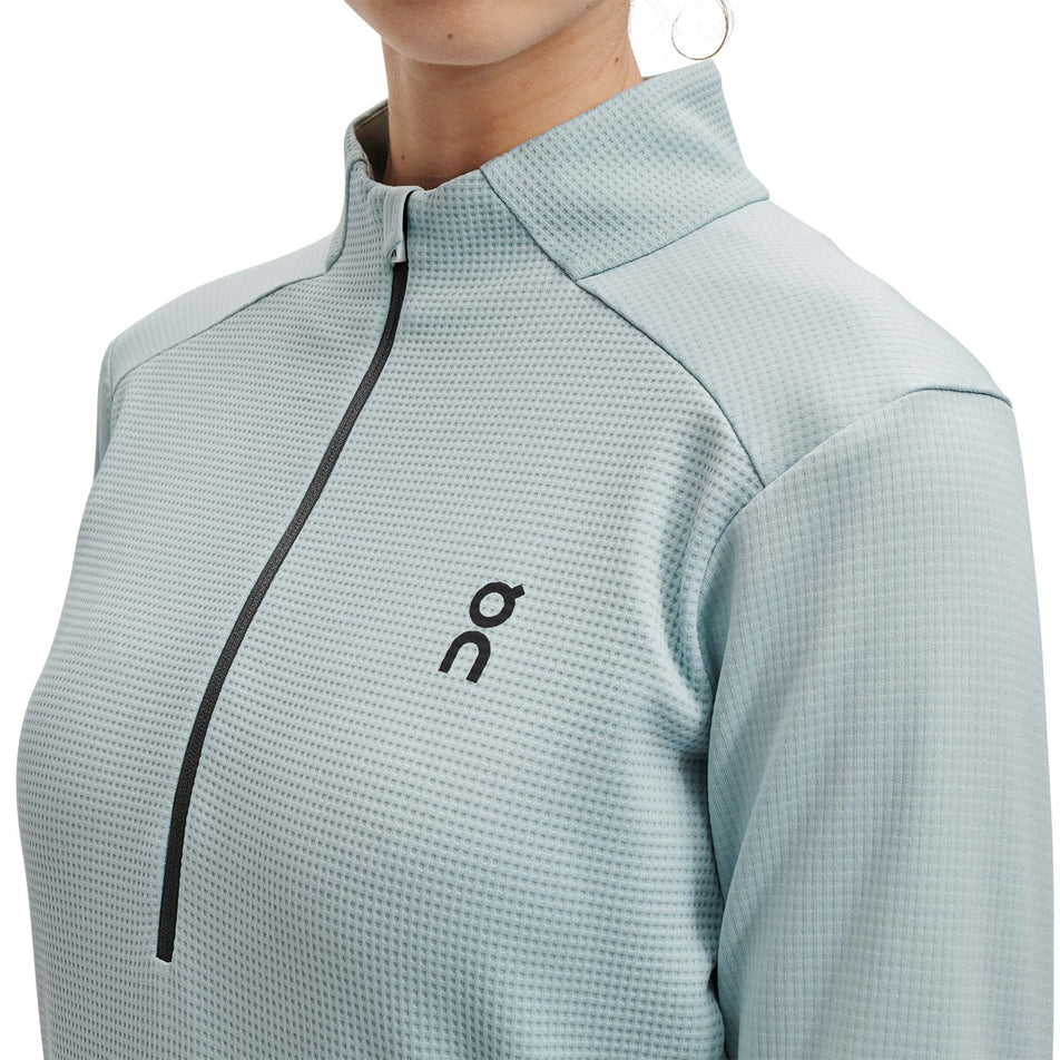 Neckline view of women's on climate shirt (7372713001122)