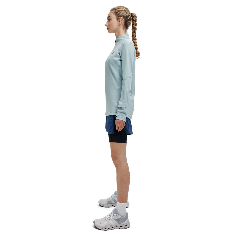 Side view of women's on climate shirt (7372713001122)