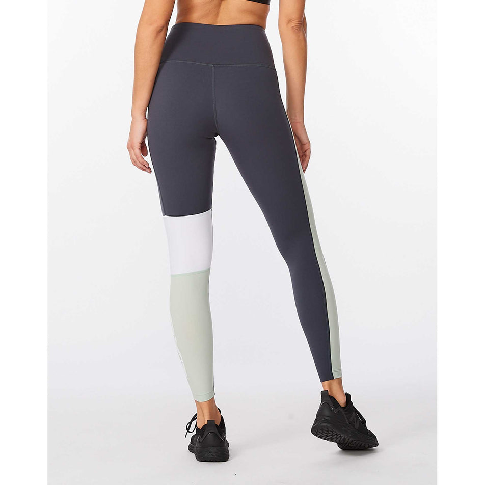 Back of 2XU Form Block Hi-Rise Compression Tights (6918254526626)