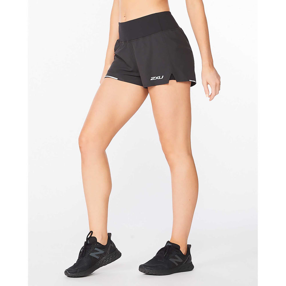 Side of 2XU Aero 2-in1 3 Inch Shorts (6918241157282)