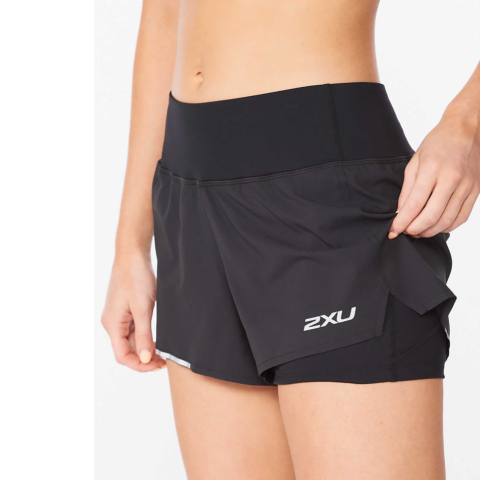 Side of 2XU Aero 2-in1 3 Inch Shorts (6918241157282)