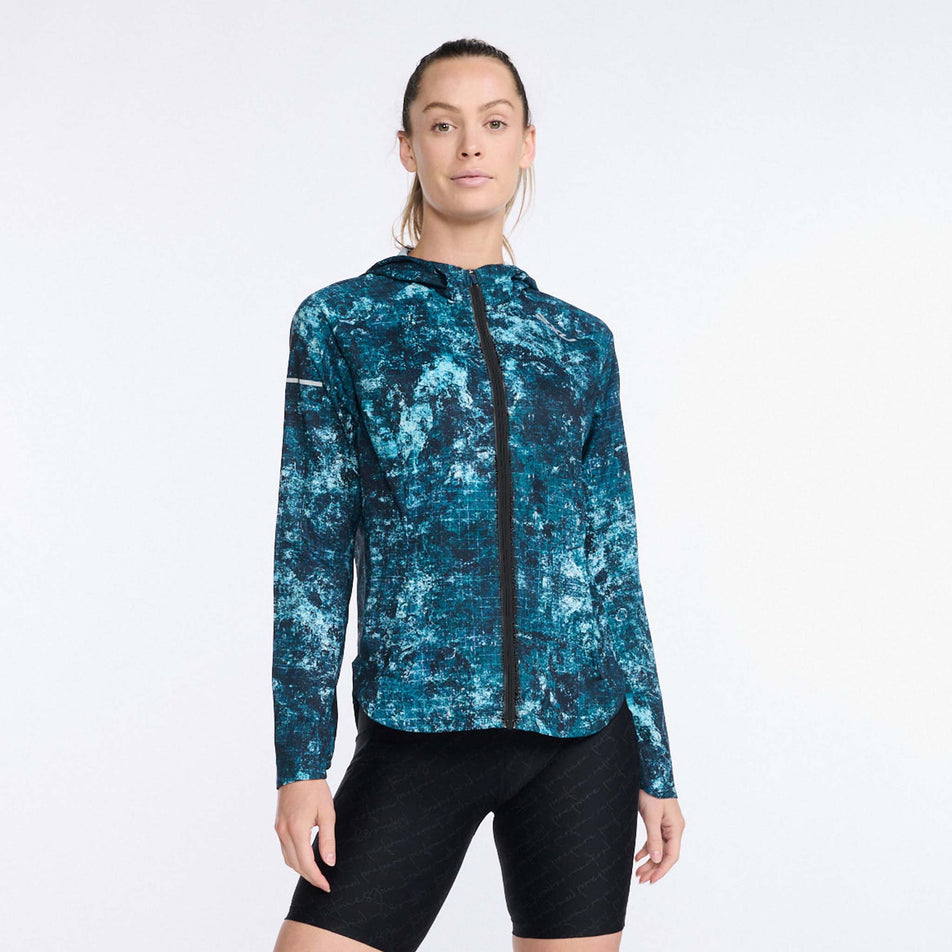 Front view of women's 2xu aero jacket in blue (7490494103714)