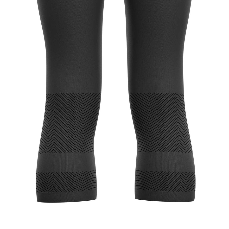 Behind knee view of women's compressport trail under control pirate 3/4 length tights (7051944493218)