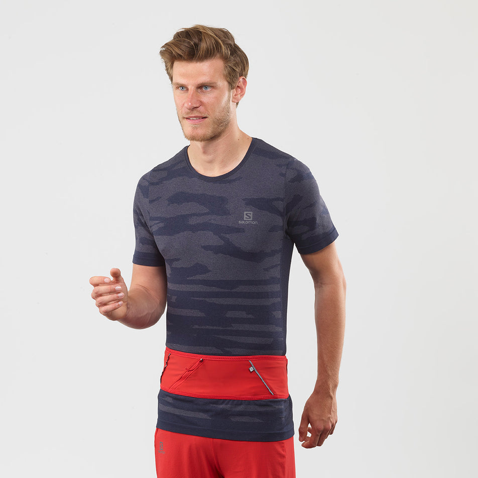 Front model view of unisex salomon pulse running belt (7073641922722)
